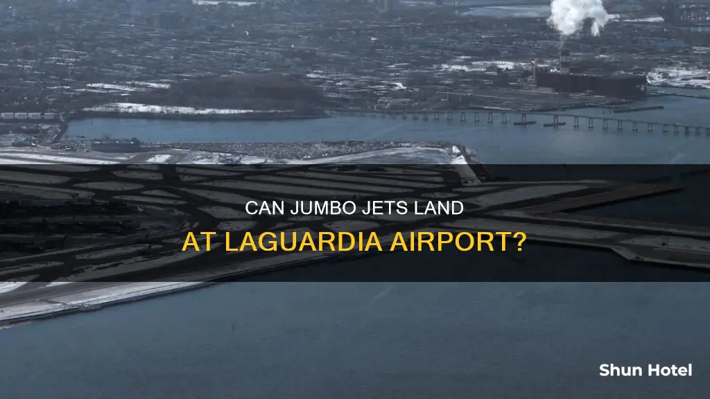 can 747 land at laguardia airport