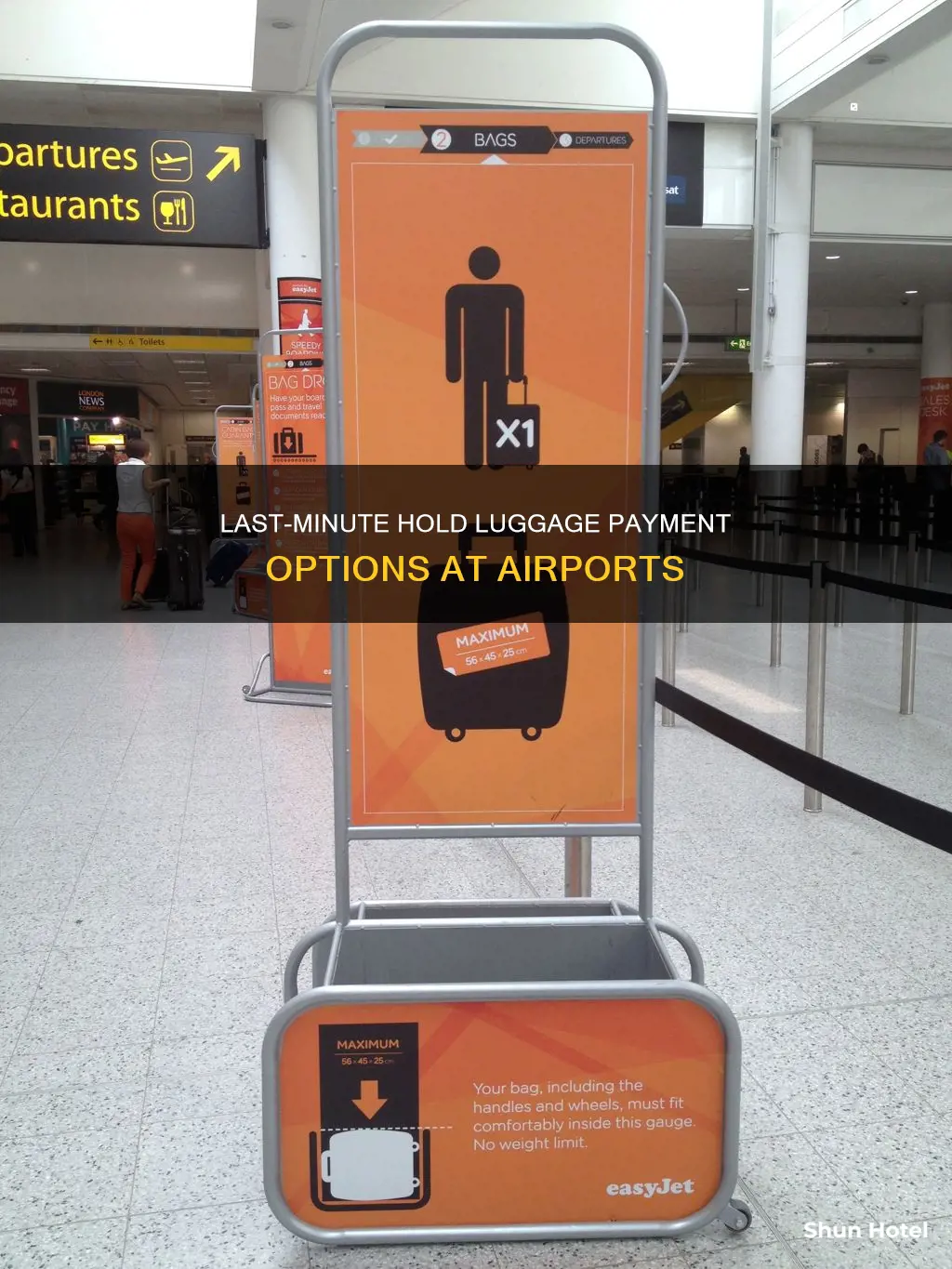can i pay for my hold luggage at the airport