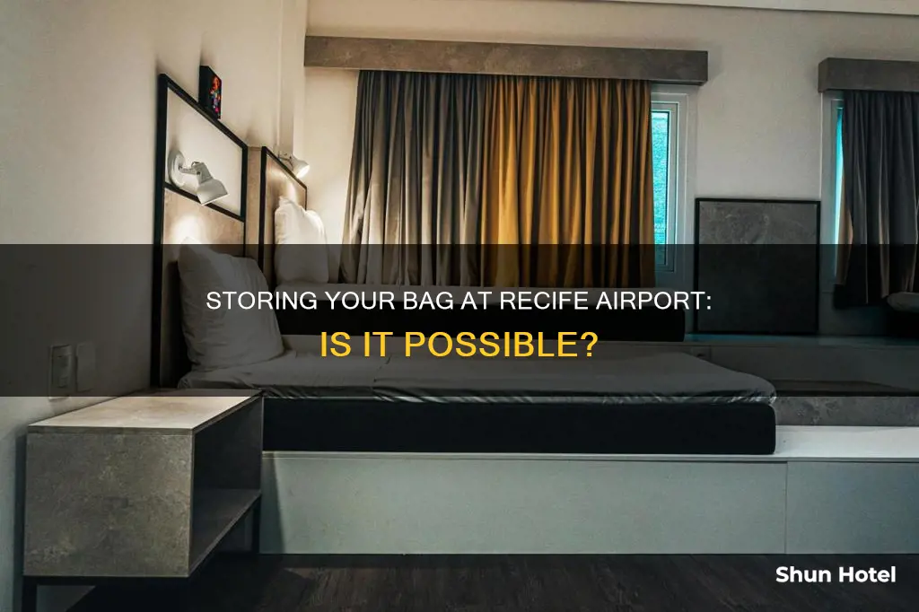 can i store a bag at recife airport