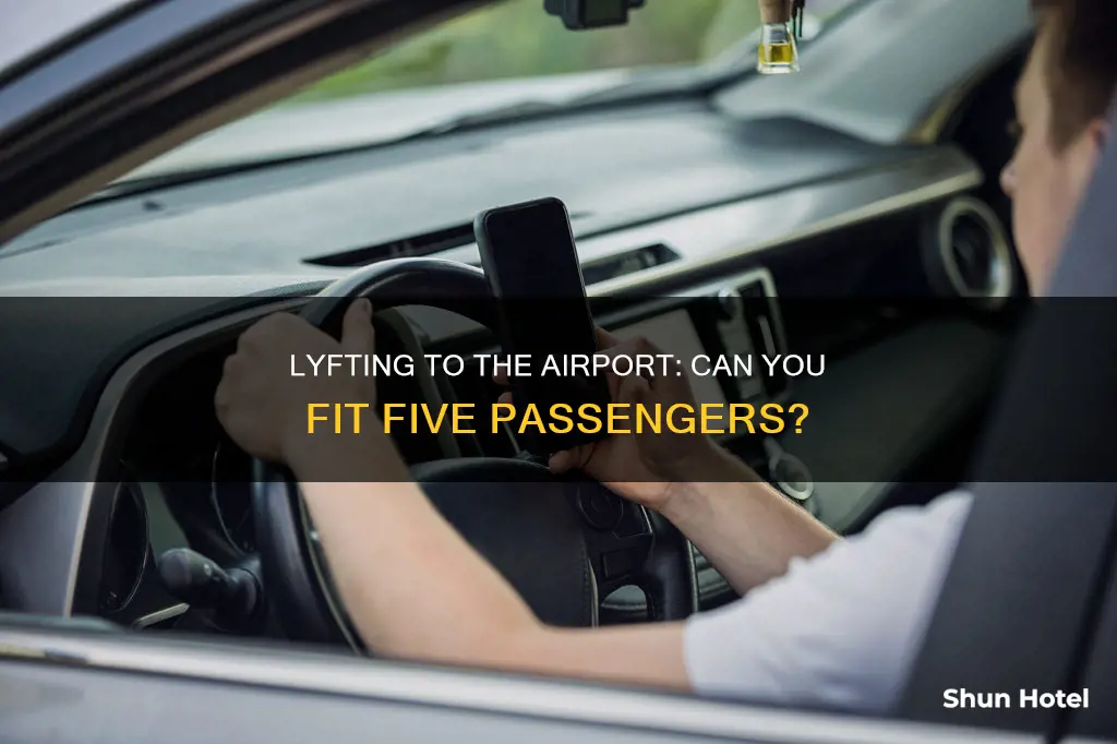 can lyft take 5 passengers with luggage to airport