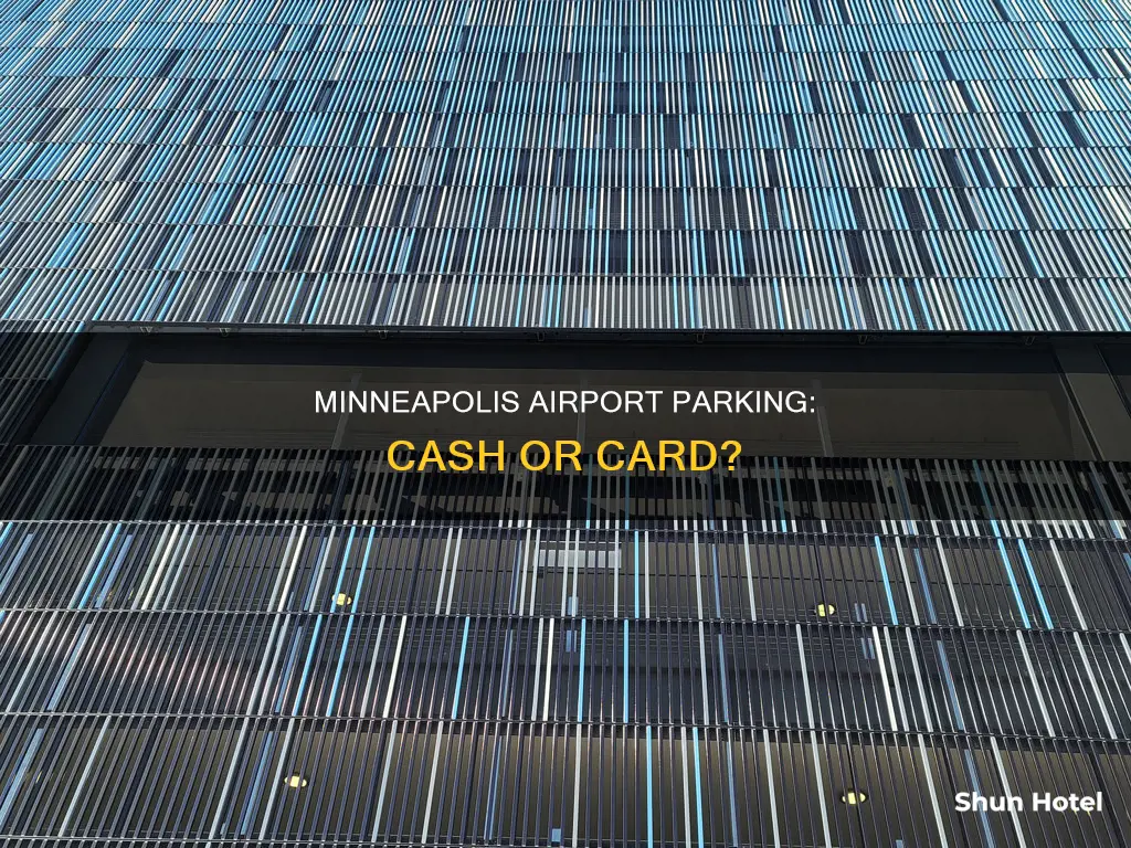 can you pay cash for parking at the minneapolis airport