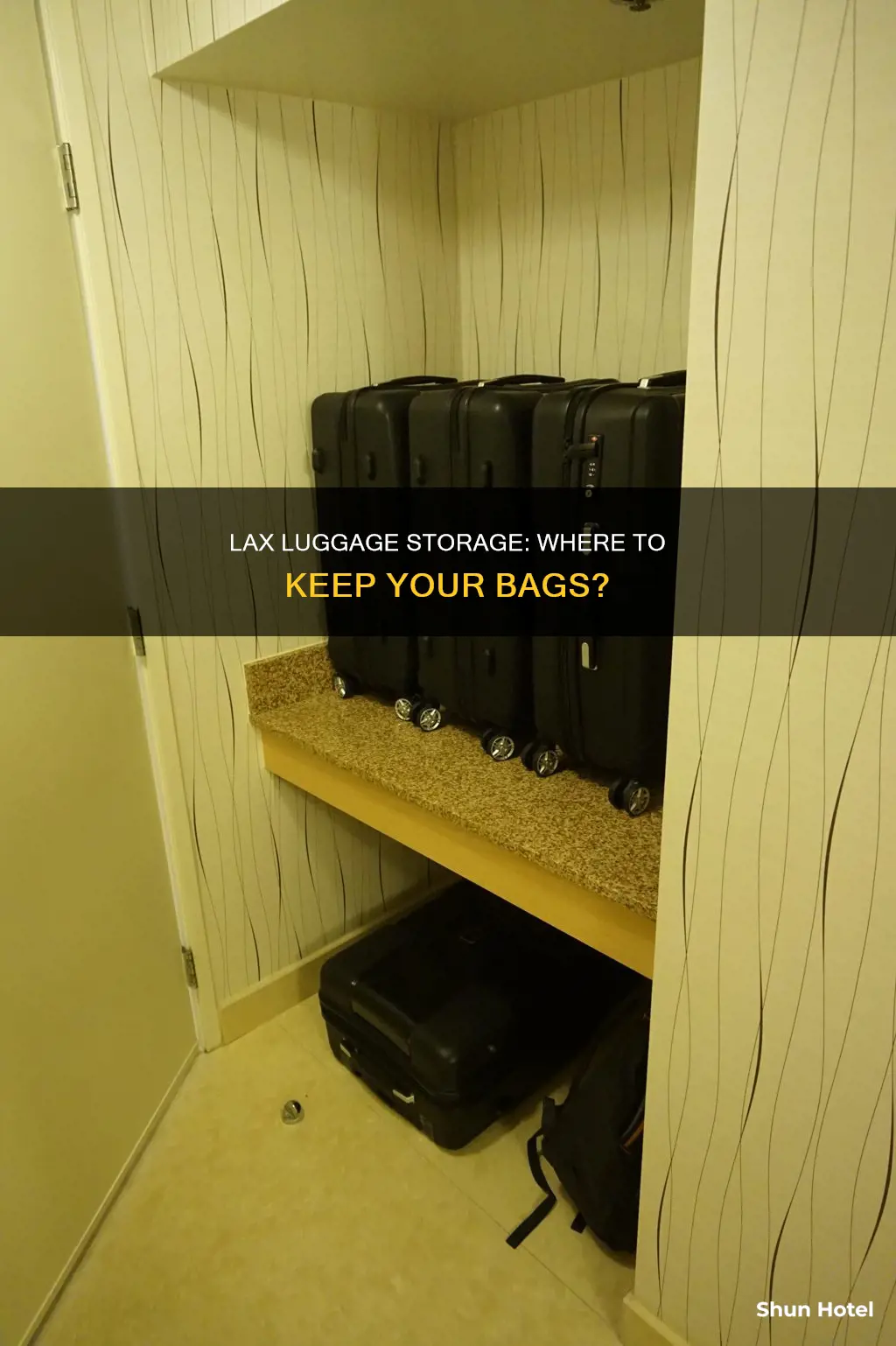 can you store luggage at l a international airport