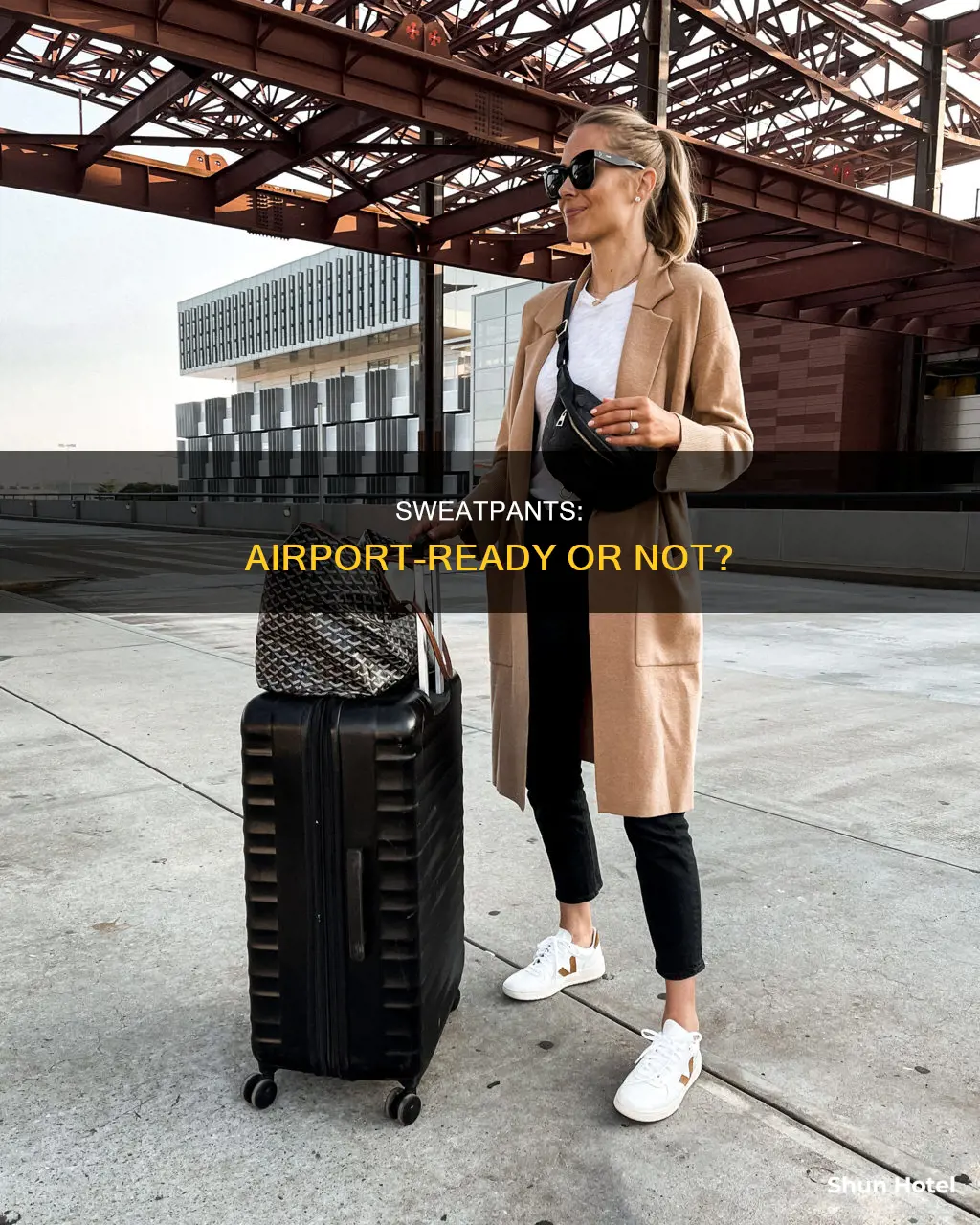 can you wear sweatpants to the airport