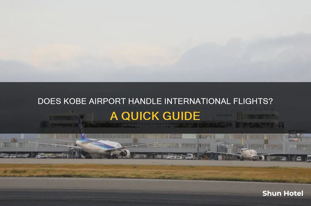 do international flights land at kobe airport