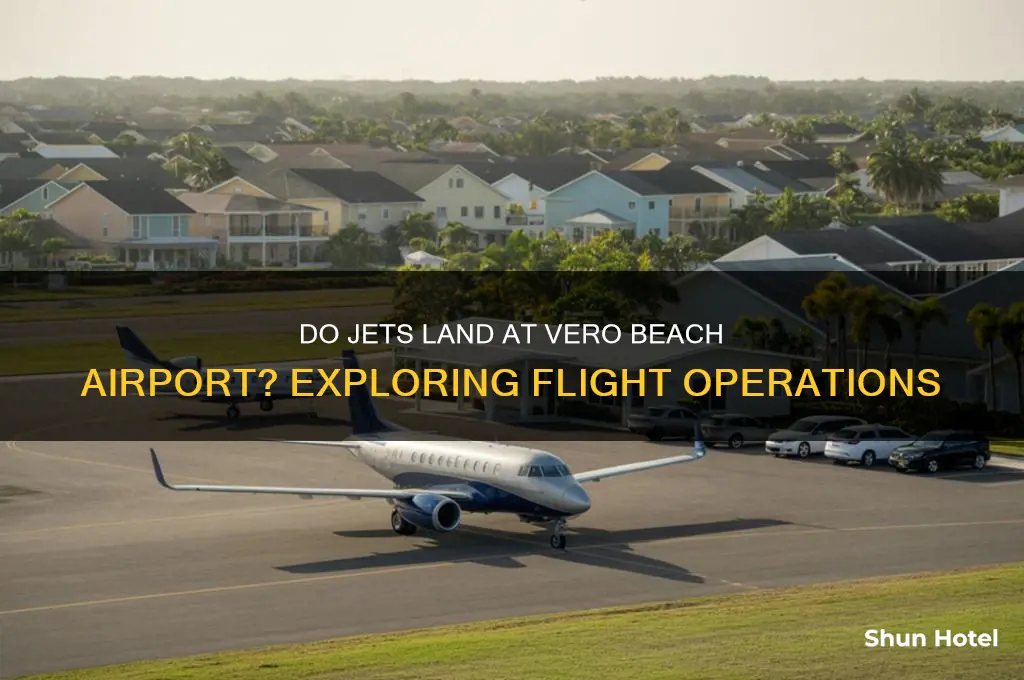 do jets fly into vero beach airport