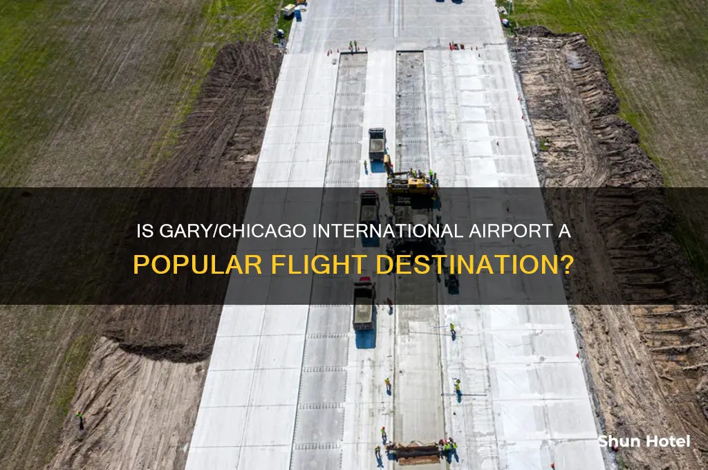 does anyone fly into gary chicago airport