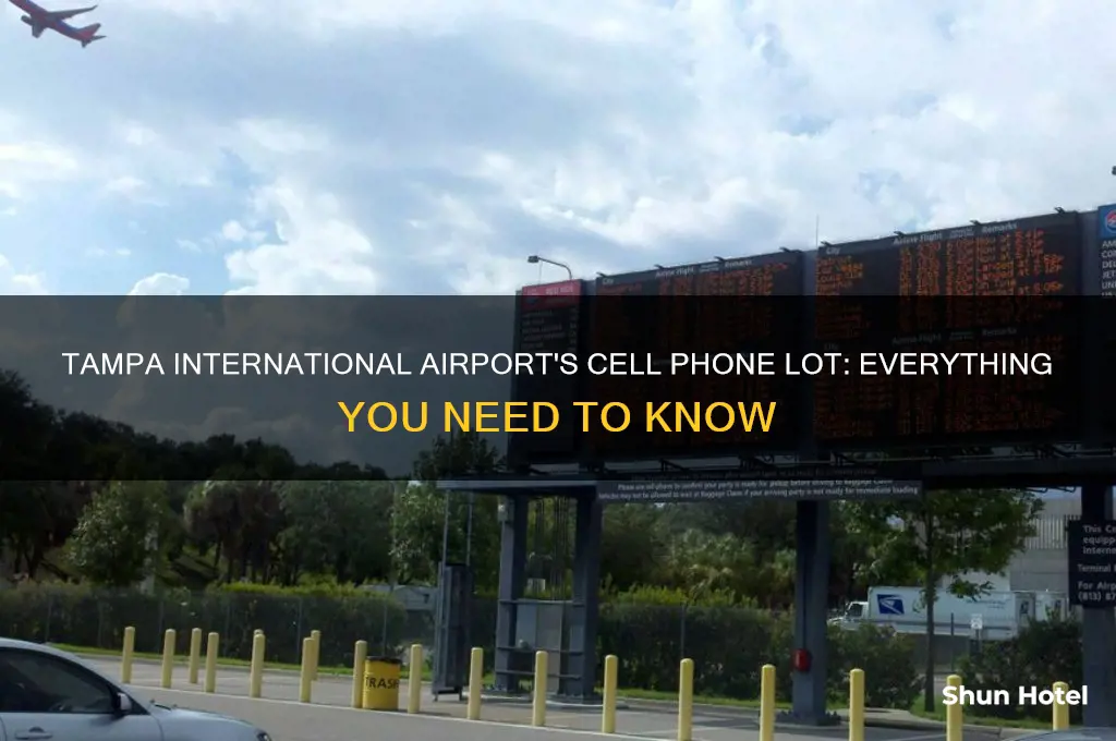 does tampa international airport have a cell phone lot