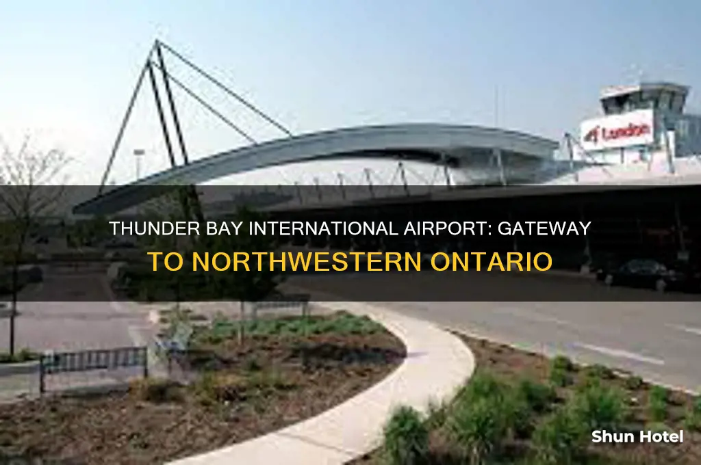 does thunder bay ontario canada have an international airport