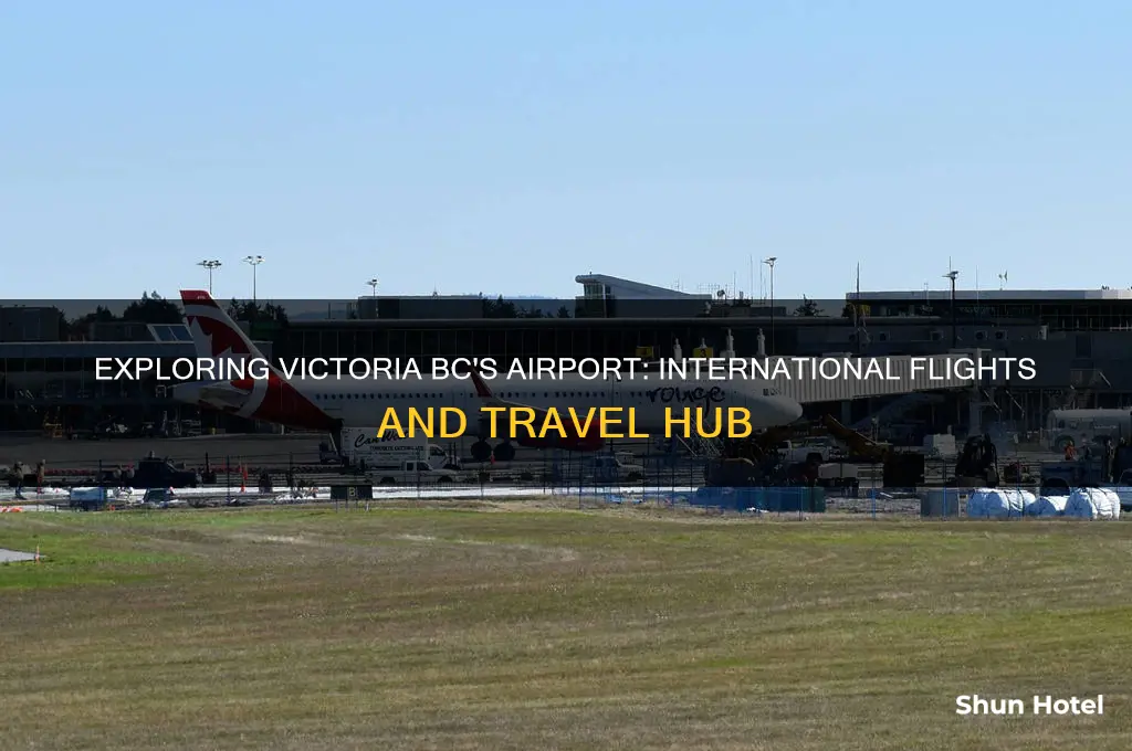 does victoria bc have an international airport
