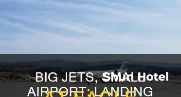 how large of jets can land at eagle co airport