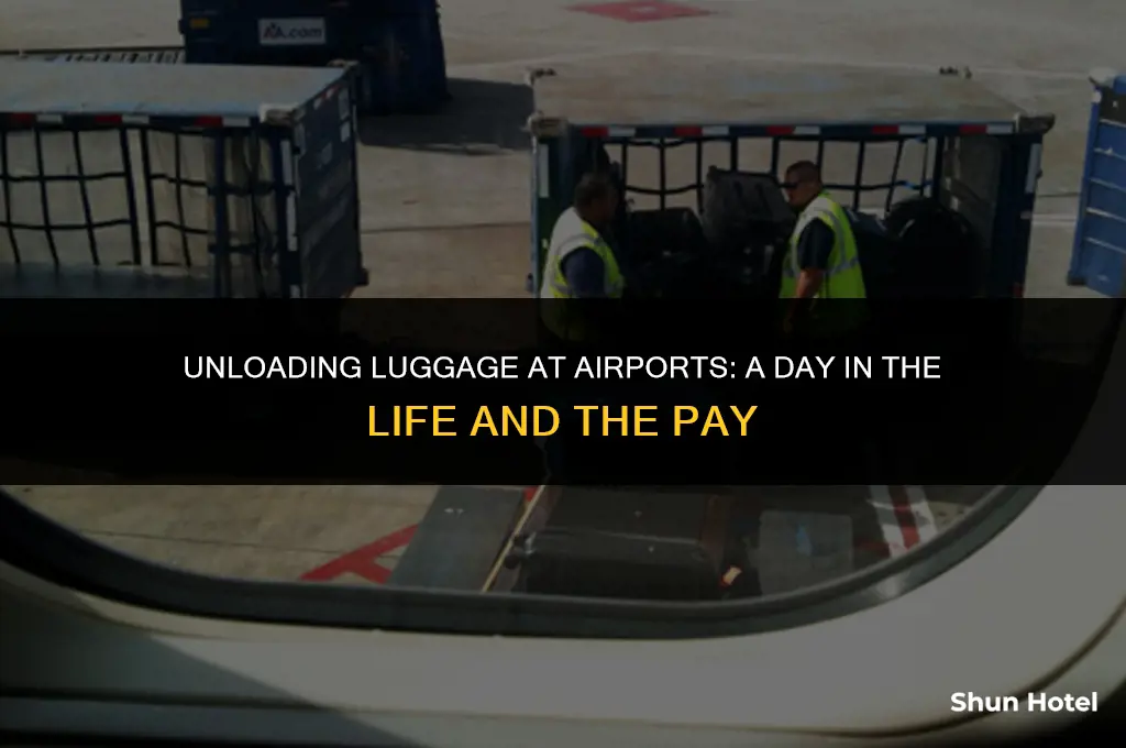 how much does person who unloads luggage at airport make