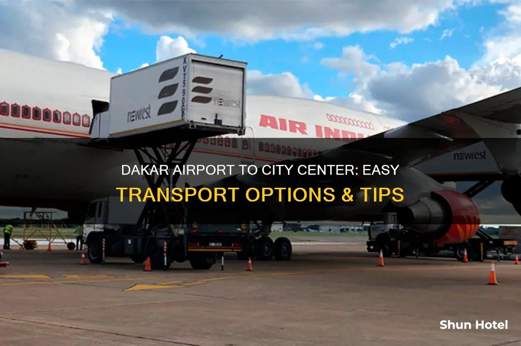 how to get from dakar airport to city center