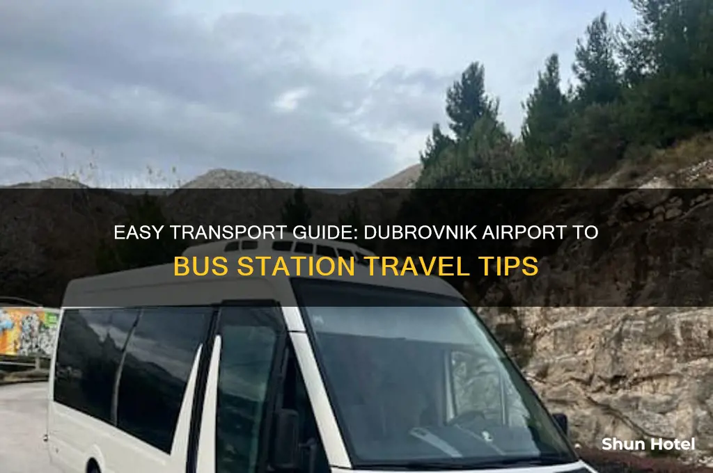 how to get from dubrovnik airport to bus station