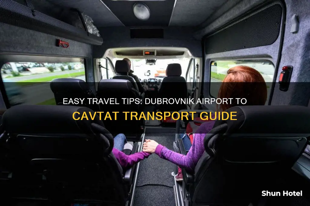 how to get from dubrovnik airport to cavtat