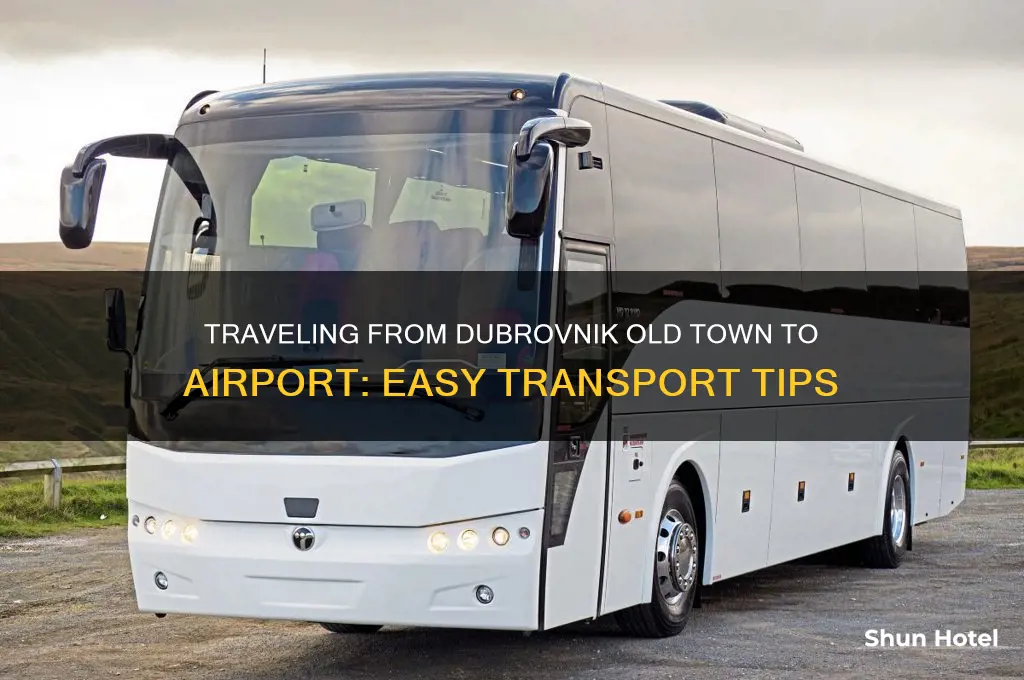 how to get from dubrovnik old town to dubrovnik airport