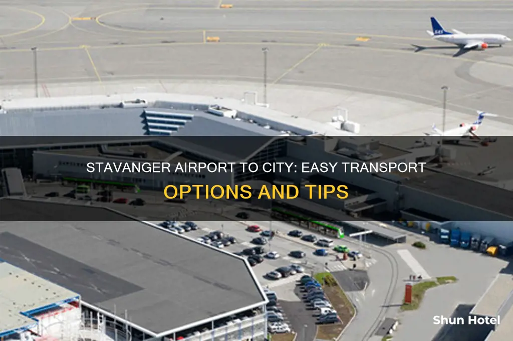 how to get from stavanger airport to city