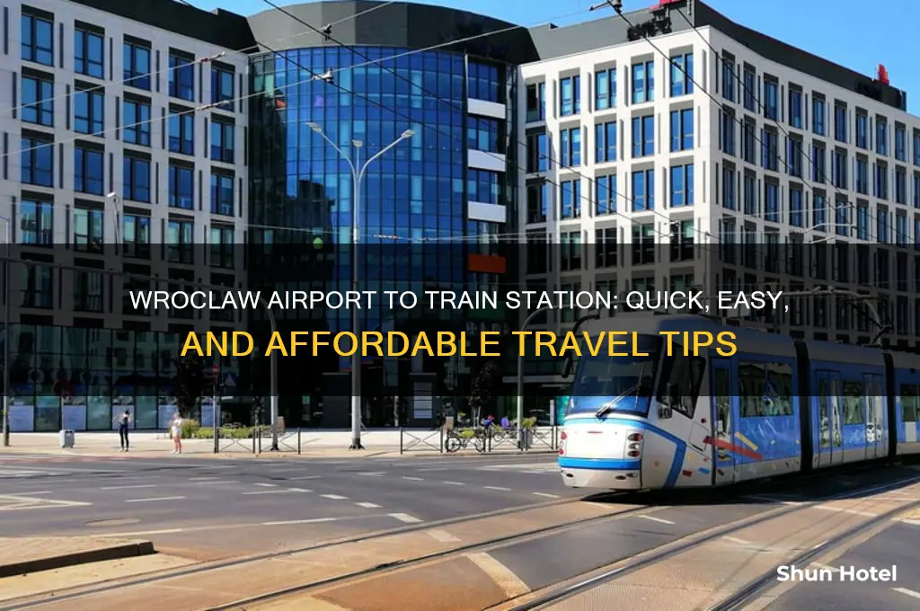 how to get from wroclaw airport to train station