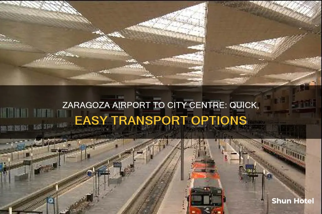 how to get from zaragoza airport to city centre
