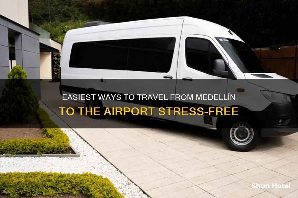 how to get to airport from medellin