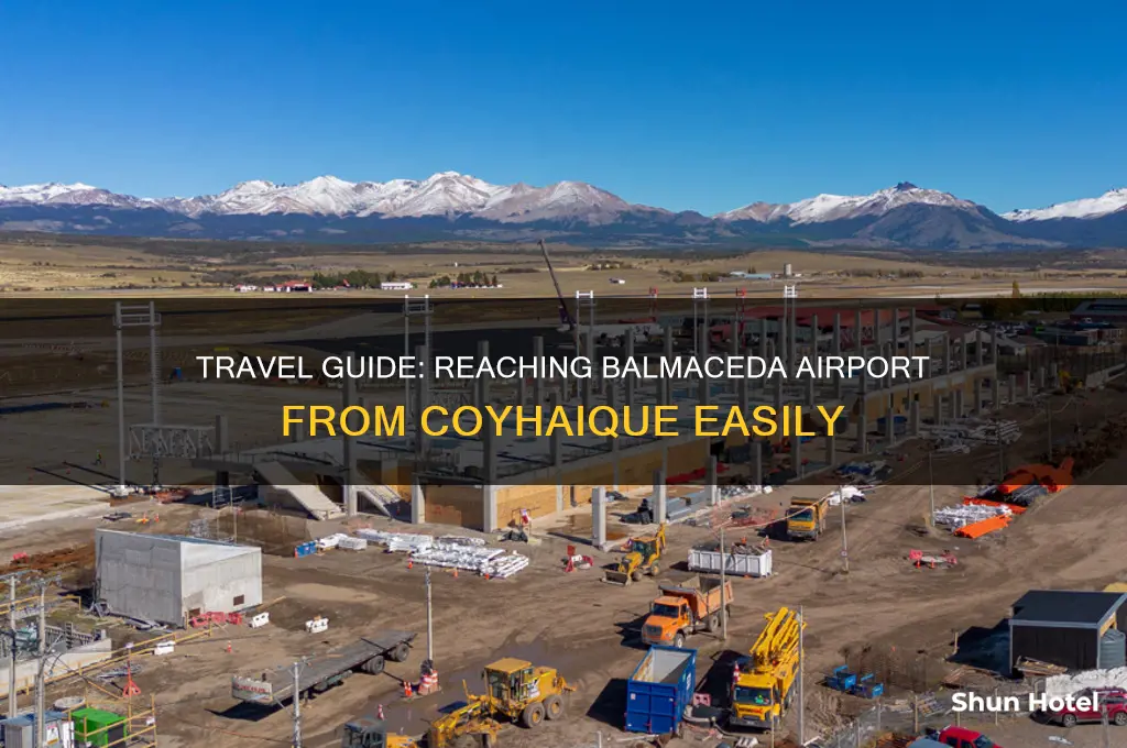 how to get to balmaceda airport from cohayique