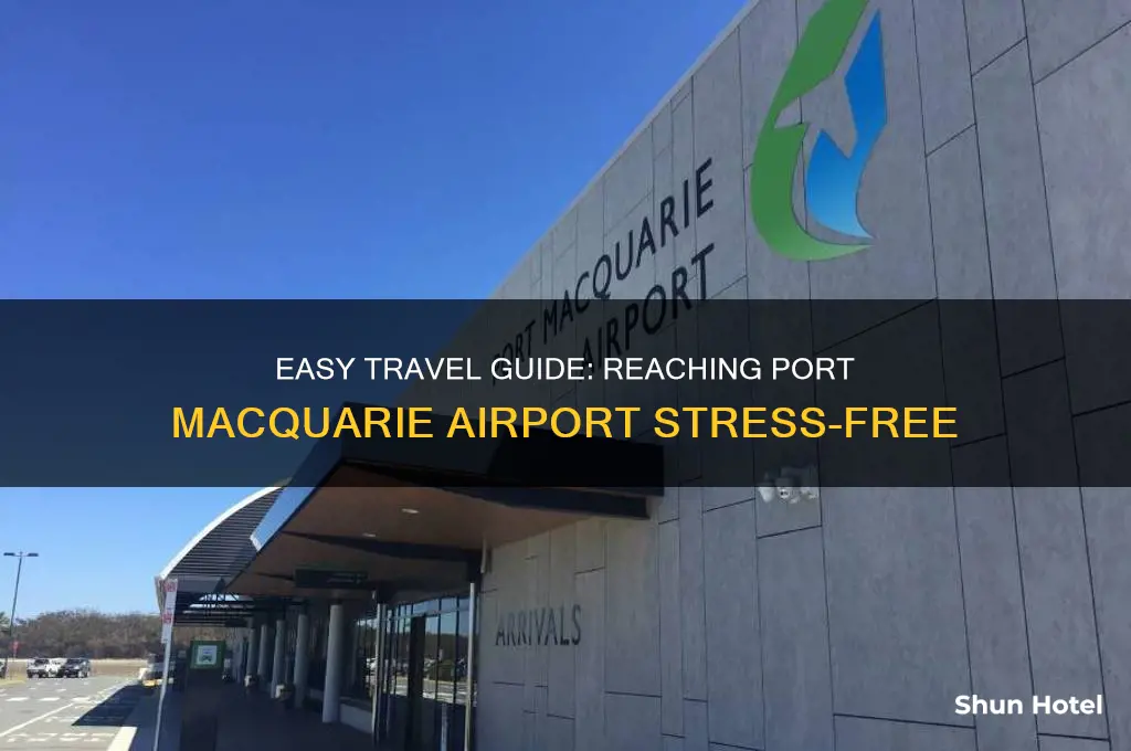 how to get to port macquarie airport