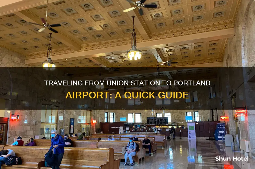 how to get to portland airport ffrom union station