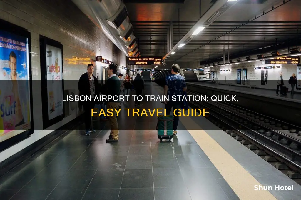how to get to train station from lisbon airport