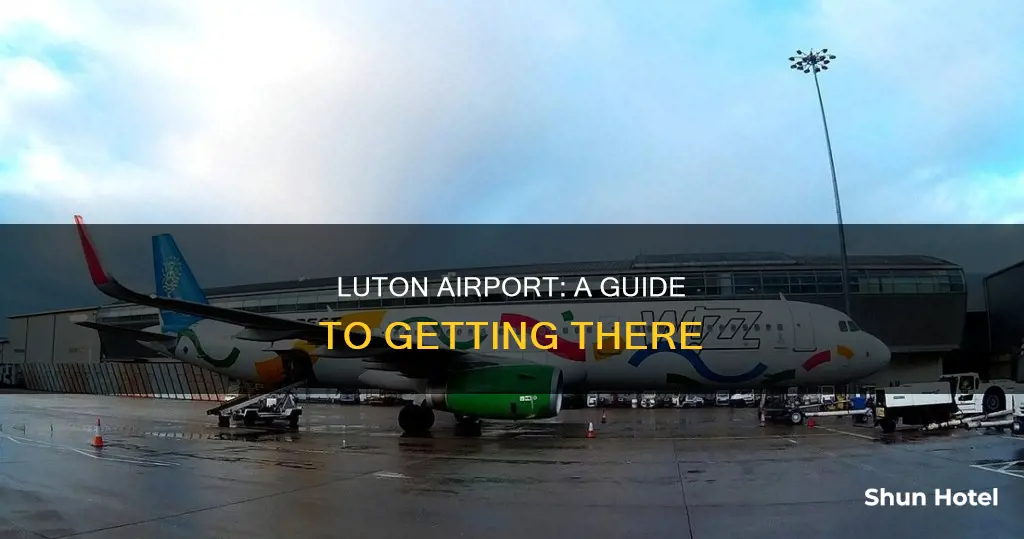 how to travel to luton airport