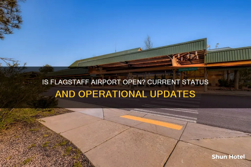 is flagstaff airport open