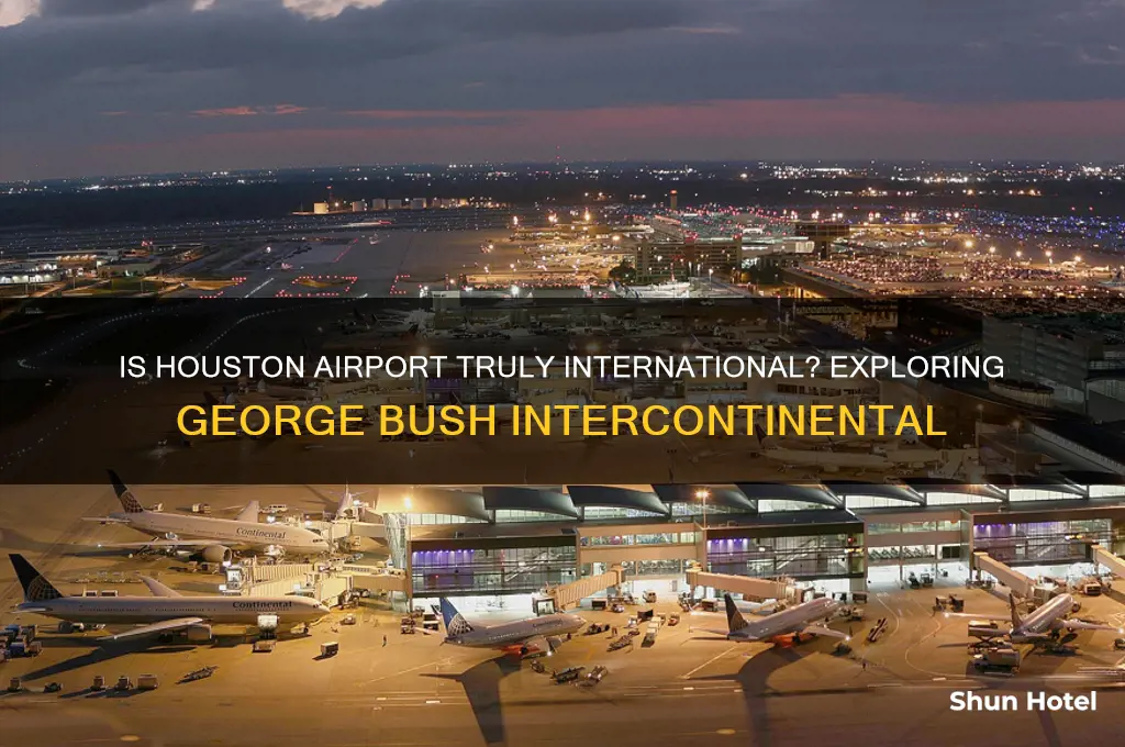 is houston an international airport