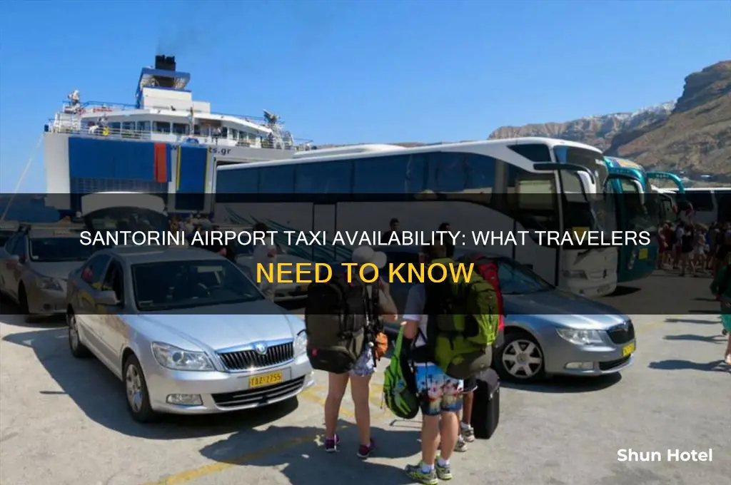 is it hard to get a taxi at santorini airport
