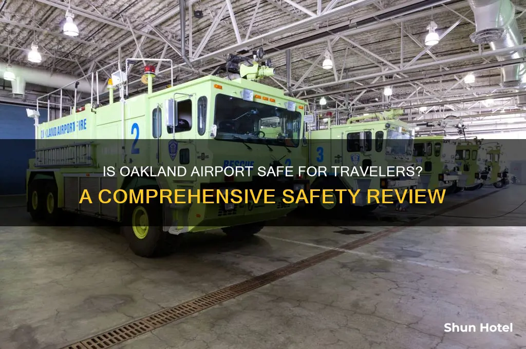 is it safe to fly into oakland airport