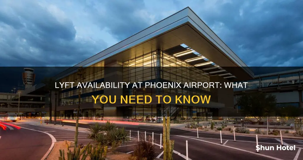is lyft allowed at phoenix airport