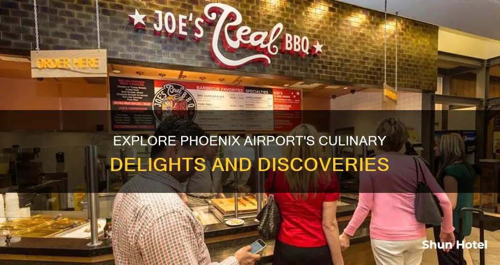 is their food in phoniex airport