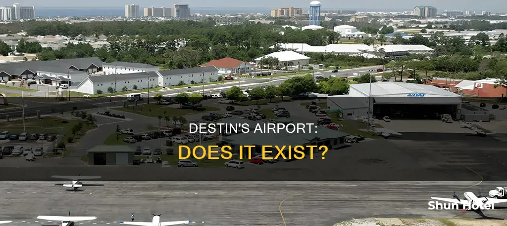 is there a airport in destin