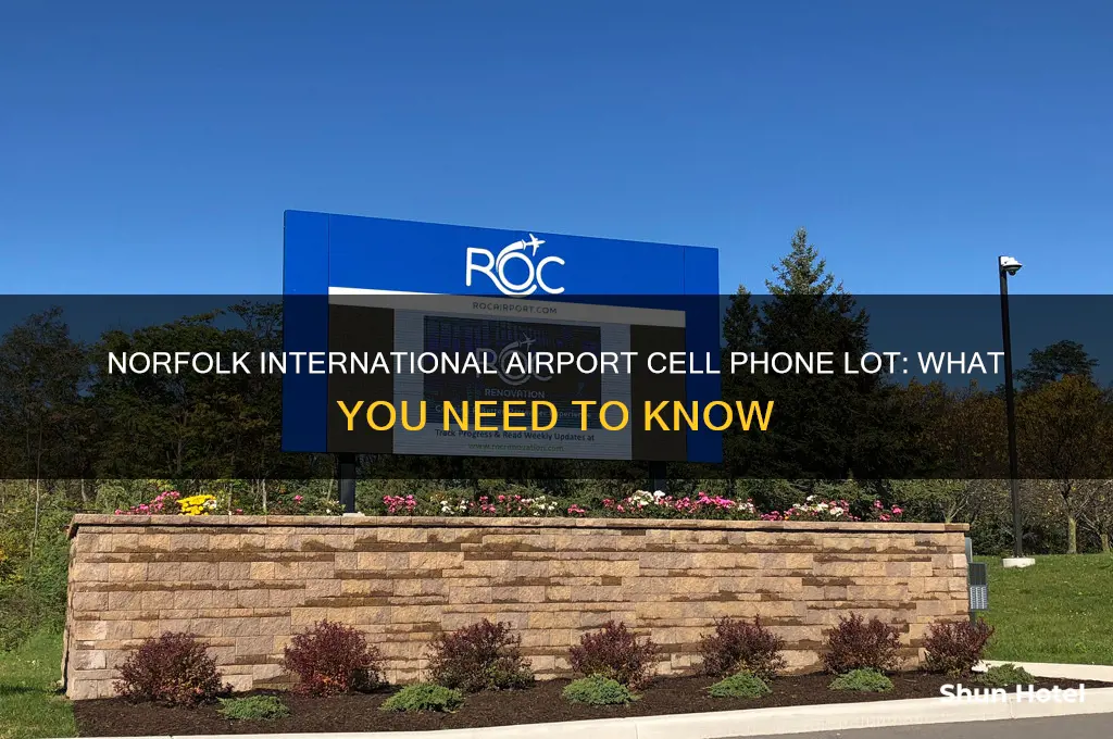 is there a cell phone lot at norfolk international airport