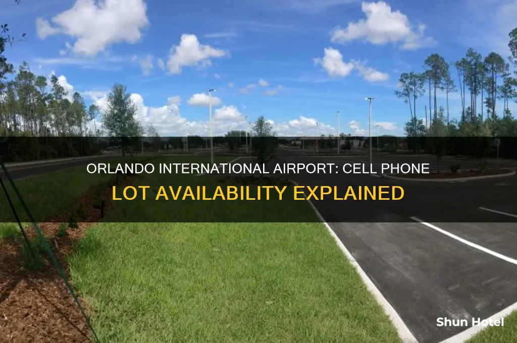 is there a cell phone lot at orlando international airport
