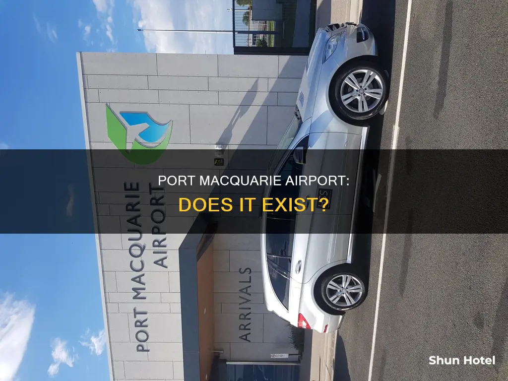 is there airport at port macquarie