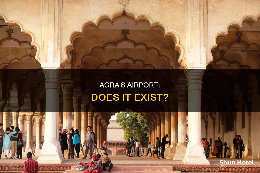 is there an airport in agra