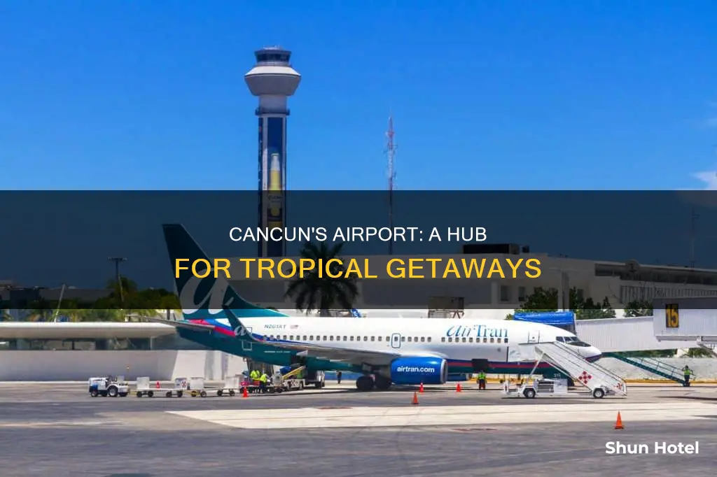 is there an airport in cancun