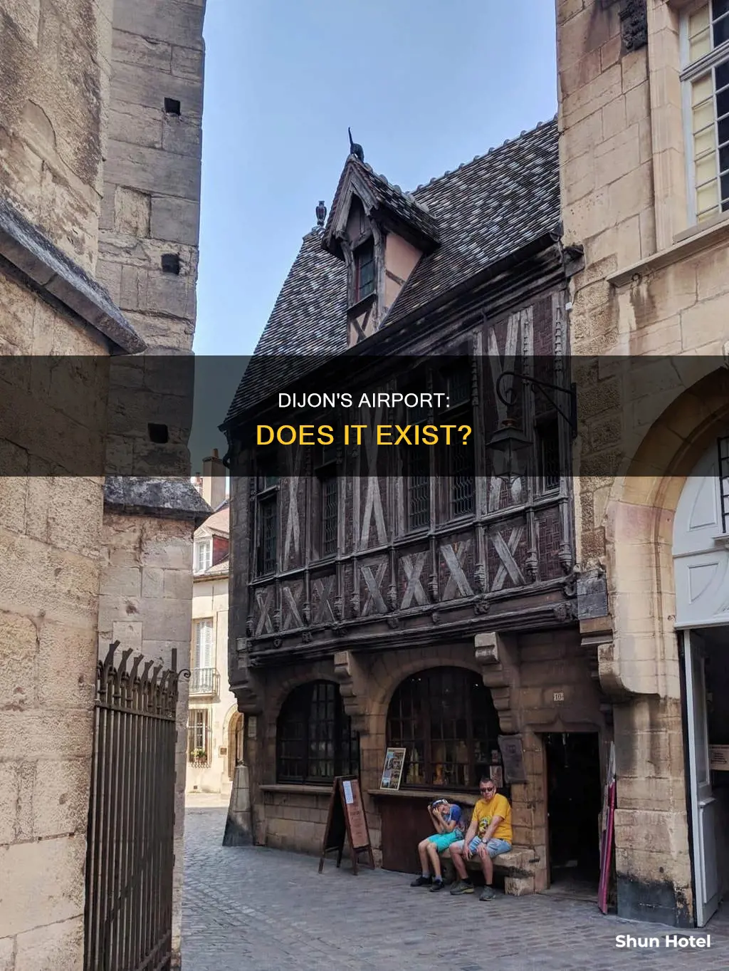 is there an airport in dijon