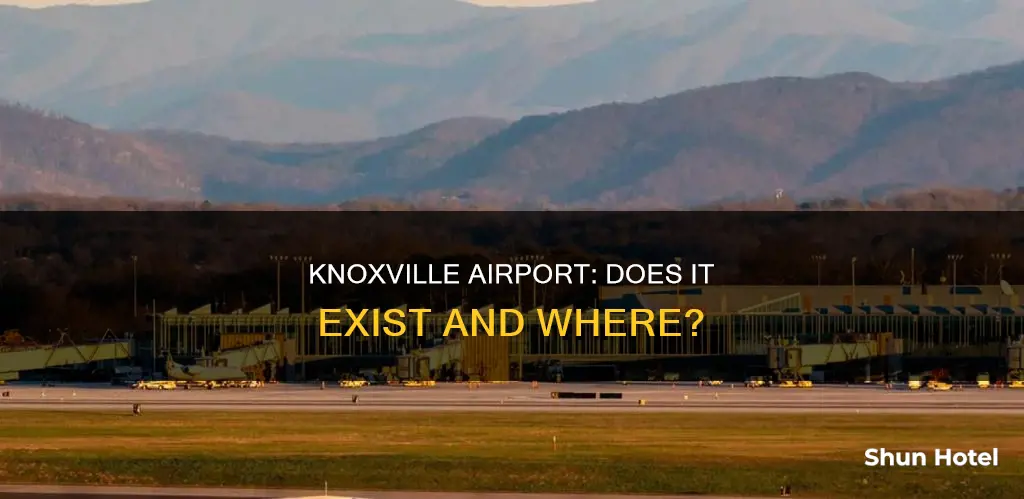 is there an airport in knoxville