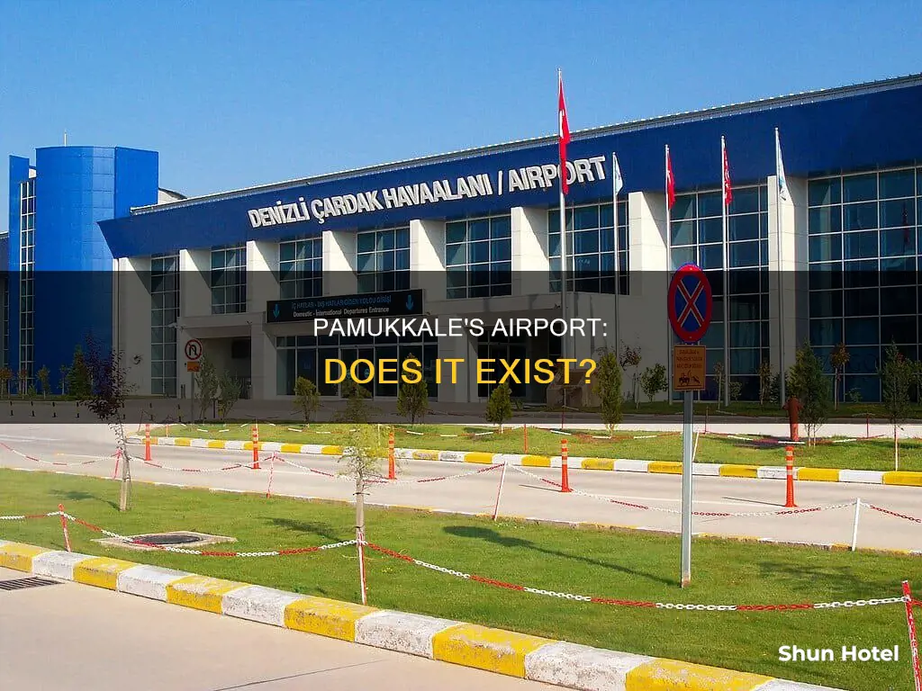 is there an airport in pamukkale