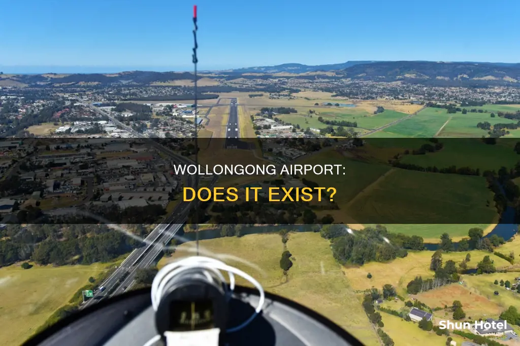 is there an airport in wollongong