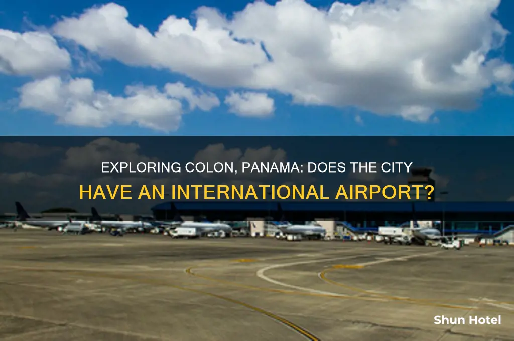is there an international airport in colon panama