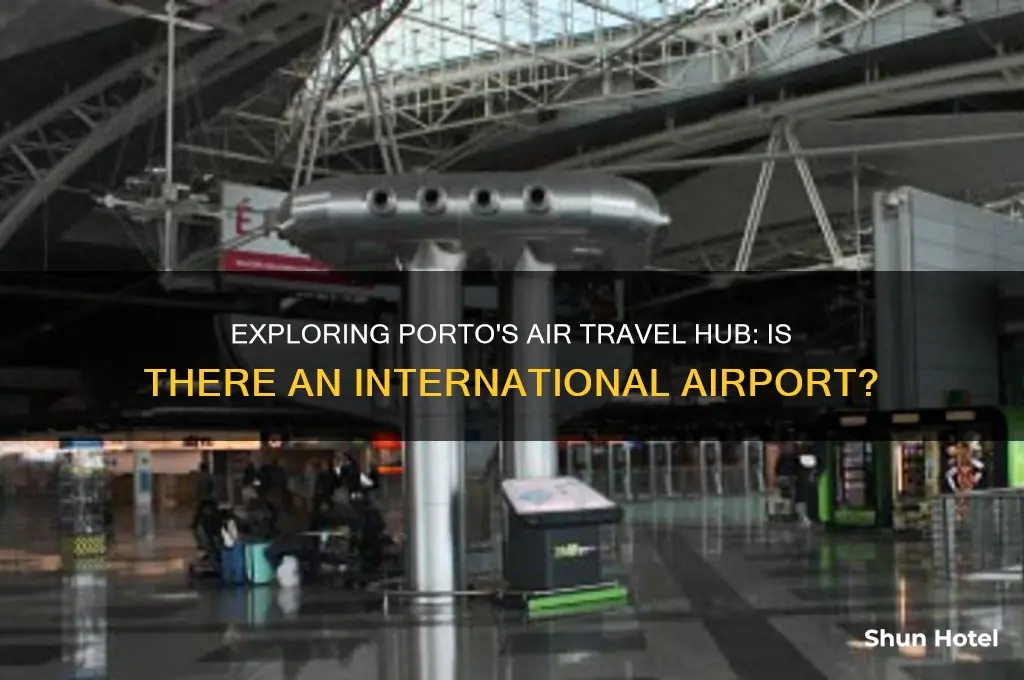 is there an international airport in porto portugal