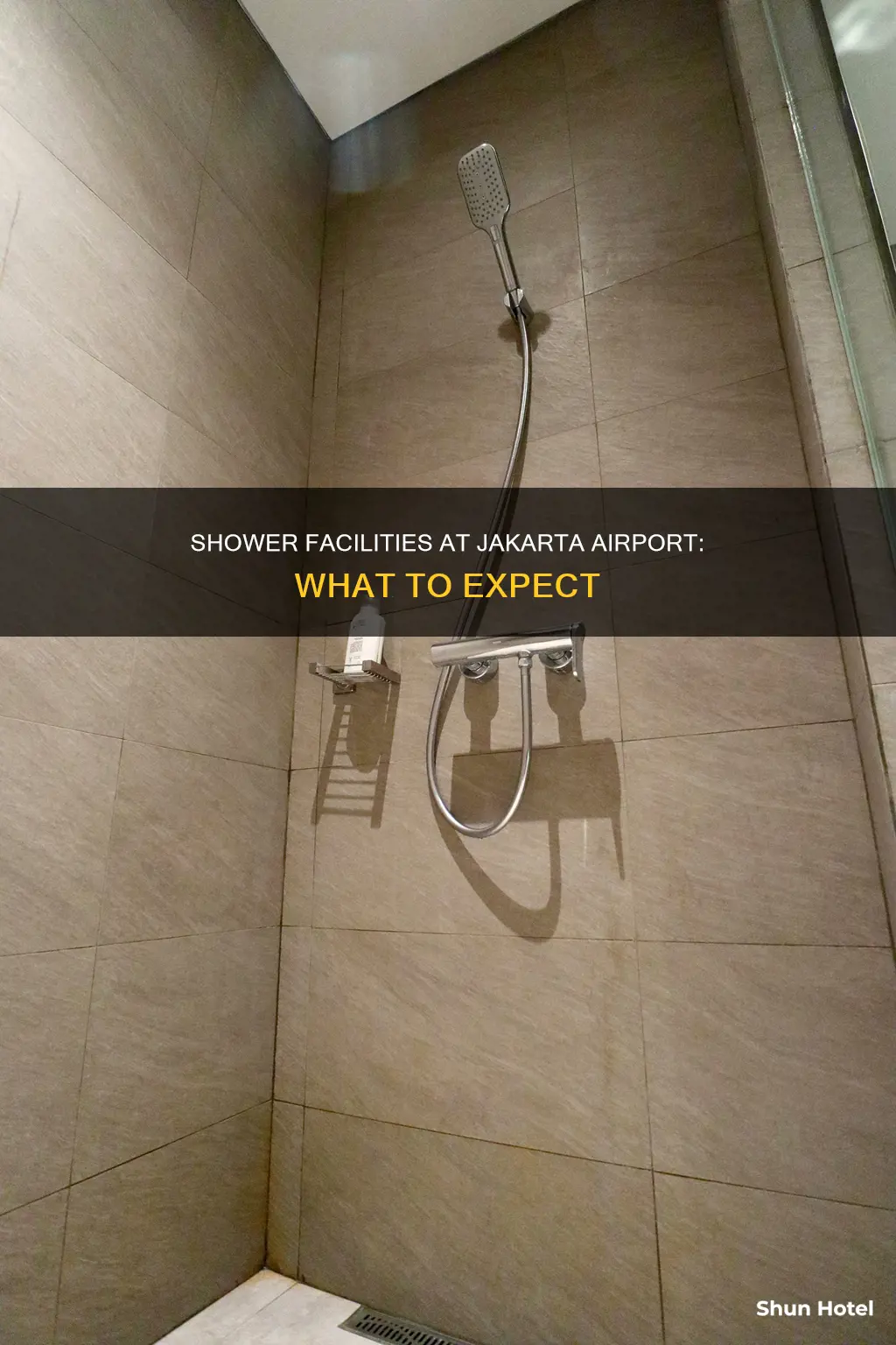 is there showers at jakarta airport