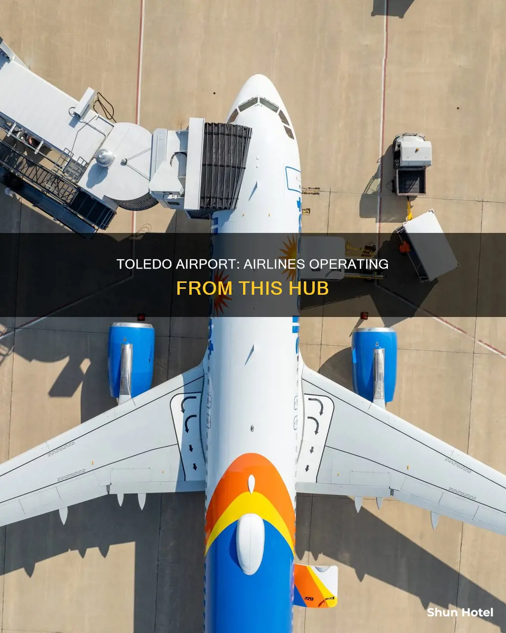 what airlines are at toledo airport