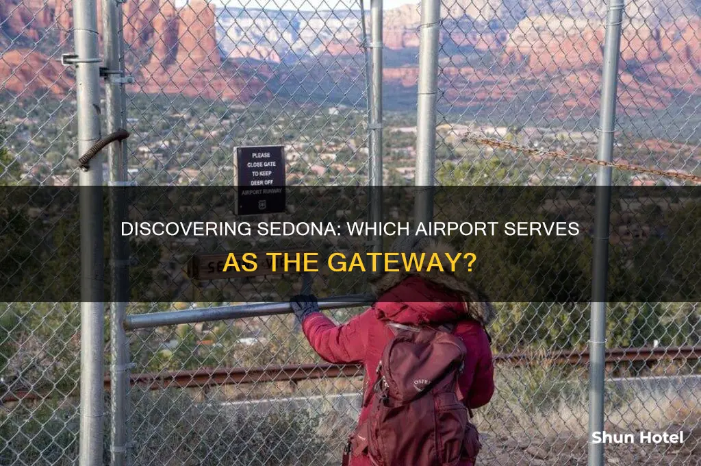 what airport flies into sedona