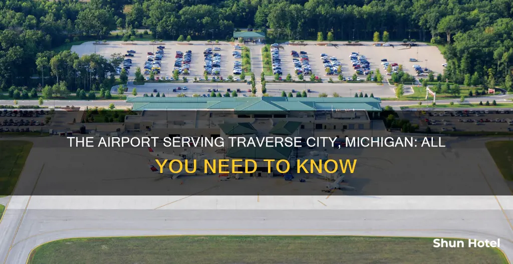 what airport for traverse city mi